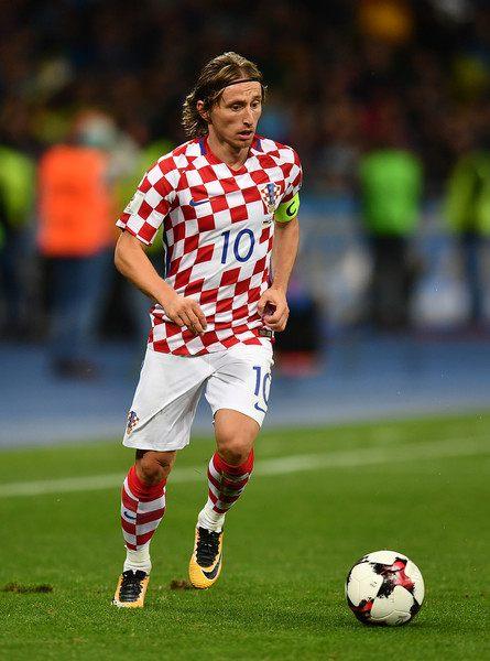 乐天桃猿队长林立在总冠军庆祝游行中致辞：感谢球迷 6 年等待，冠军旗帜终于回到桃园