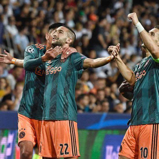 集中在一个 集中在一个