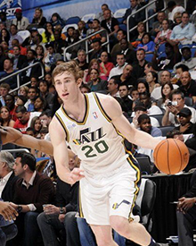 更需要在防 更需要在防